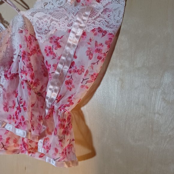 VICTORIA'S SECRET VINTAGE 2PC Floral Chantilly Lace Camisole & Shorts Set_Large - Picture 6 of 14